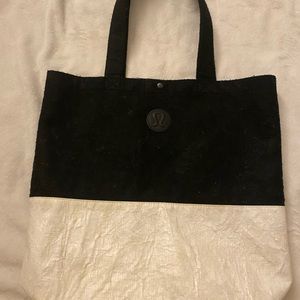 Lululemon tote bag